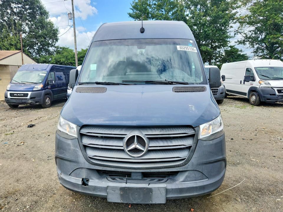 65295156 :رقم المزاد ، WD4PF1CD1KP131956 vin ، 2019 Mercedes-benz Sprinter مزاد بيع
