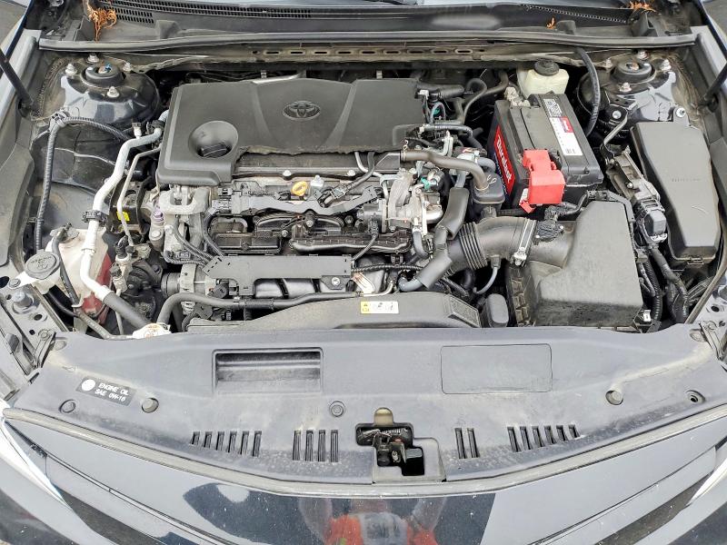 64423496 :رقم المزاد ، 4T1B11HK3JU074181 vin ، 2018 Toyota Camry مزاد بيع