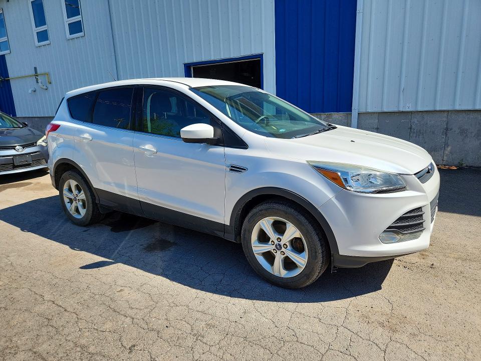 65467276 :رقم المزاد ، 1FMCU0GXXFUC69947 vin ، 2015 Ford Escape مزاد بيع