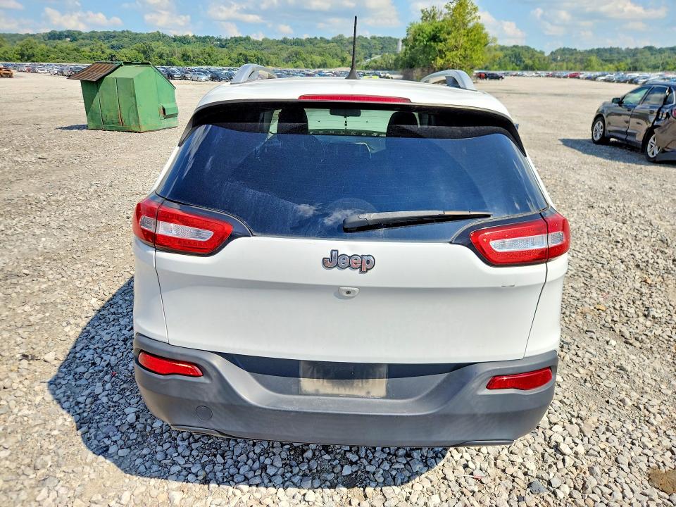 63728846 :رقم المزاد ، 1C4PJLCB7HD232982 vin ، 2017 Jeep Cherokee مزاد بيع