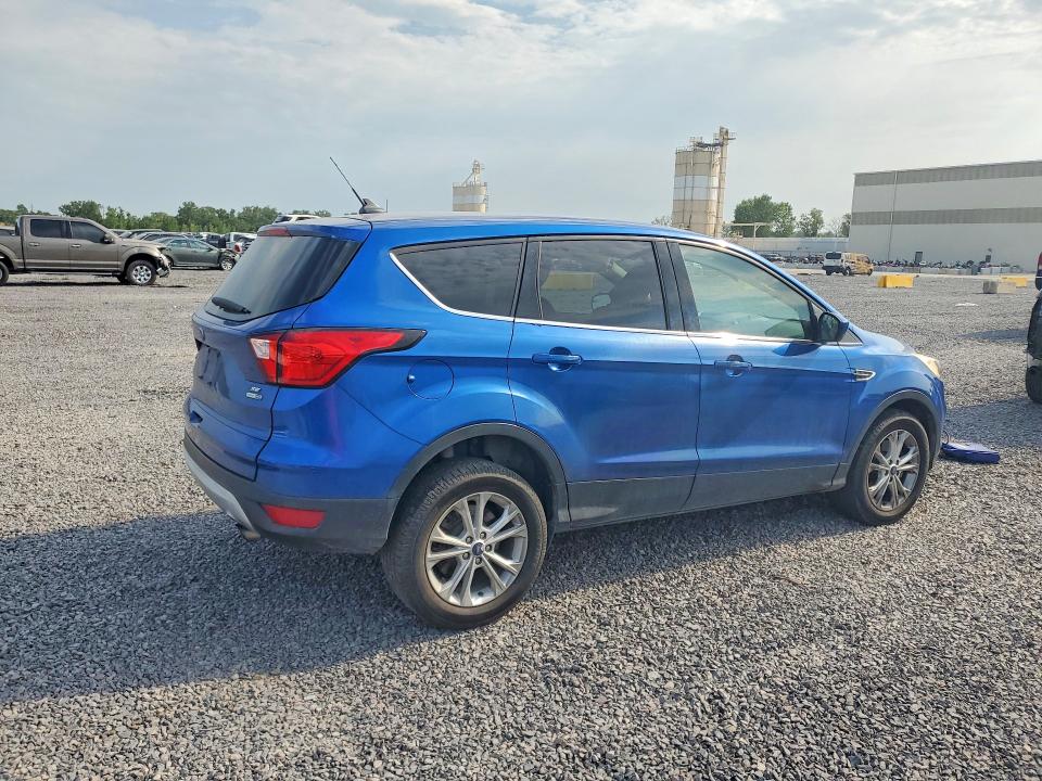 Продажа на аукционе авто 2019 Ford Escape, vin: 1FMCU9GD6KUB32976, номер лота: 64747086