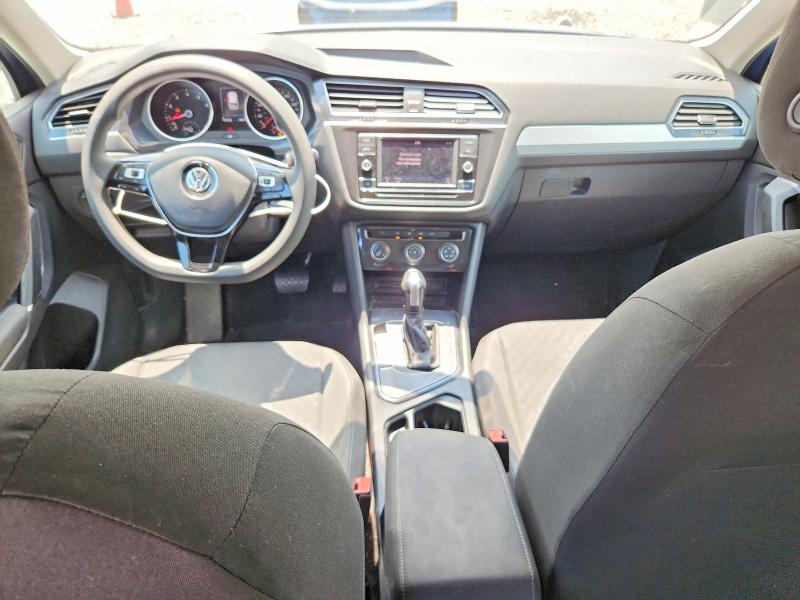 63697456 :رقم المزاد ، 3VV1B7AX0JM028822 vin ، 2018 Volkswagen Tiguan مزاد بيع