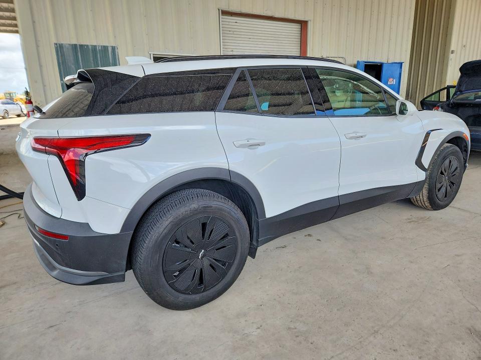 Продажа на аукционе авто 2025 Chevrolet Blazer, vin: 3GNKDBRM6SS190002, номер лота: 64193576