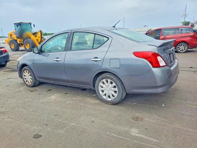 64218336 :رقم المزاد ، 3N1CN7AP9HL814894 vin ، 2017 Nissan Versa مزاد بيع