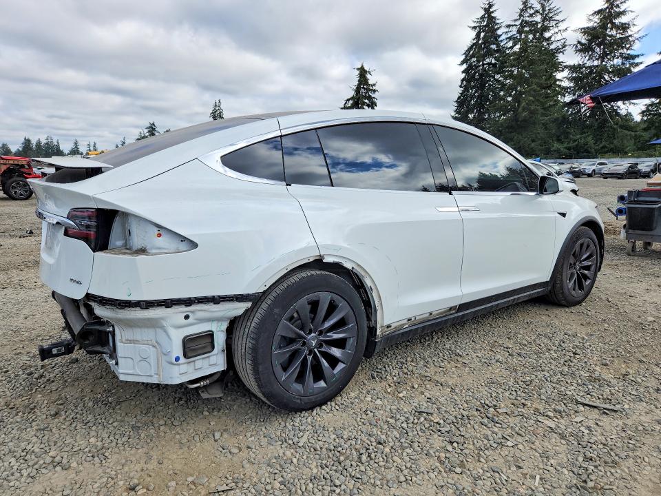 63329846 :رقم المزاد ، 5YJXCAE23KF157631 vin ، 2019 Tesla Model X مزاد بيع