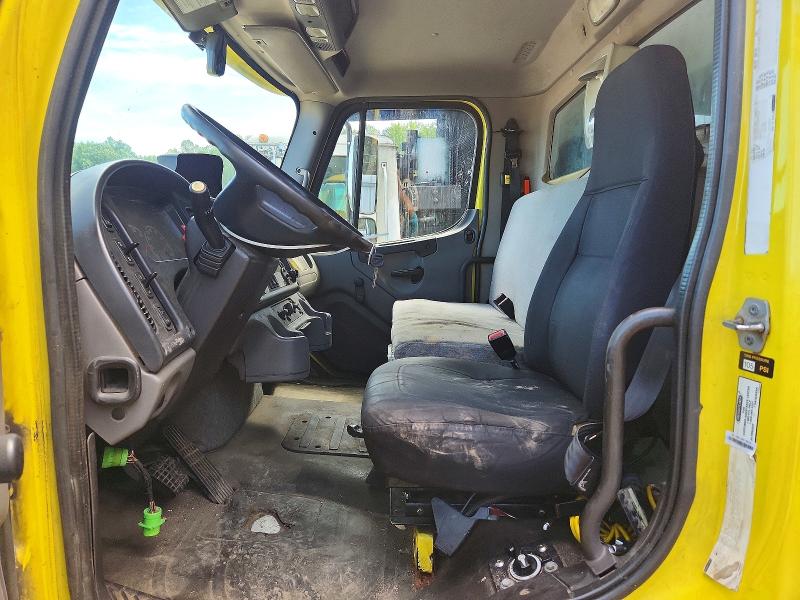 63729586 :رقم المزاد ، 3ALACXDT1FDGB7810 vin ، 2015 Freightliner M2 مزاد بيع