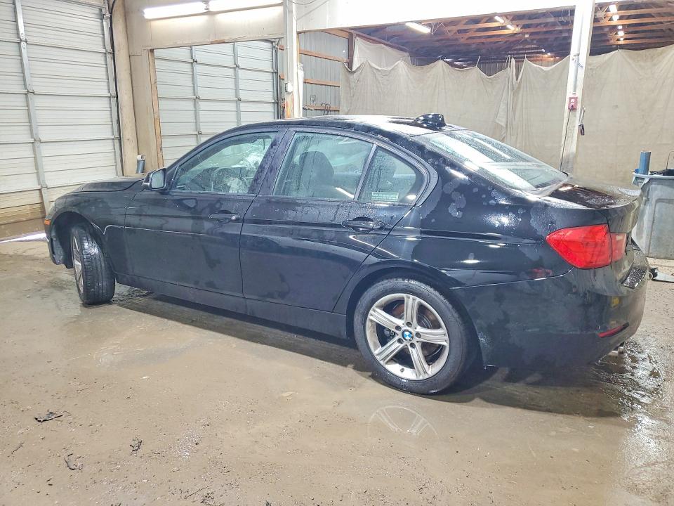 62231226 :رقم المزاد ، WBA3C1C59EK116145 vin ، 2014 Bmw 328 مزاد بيع