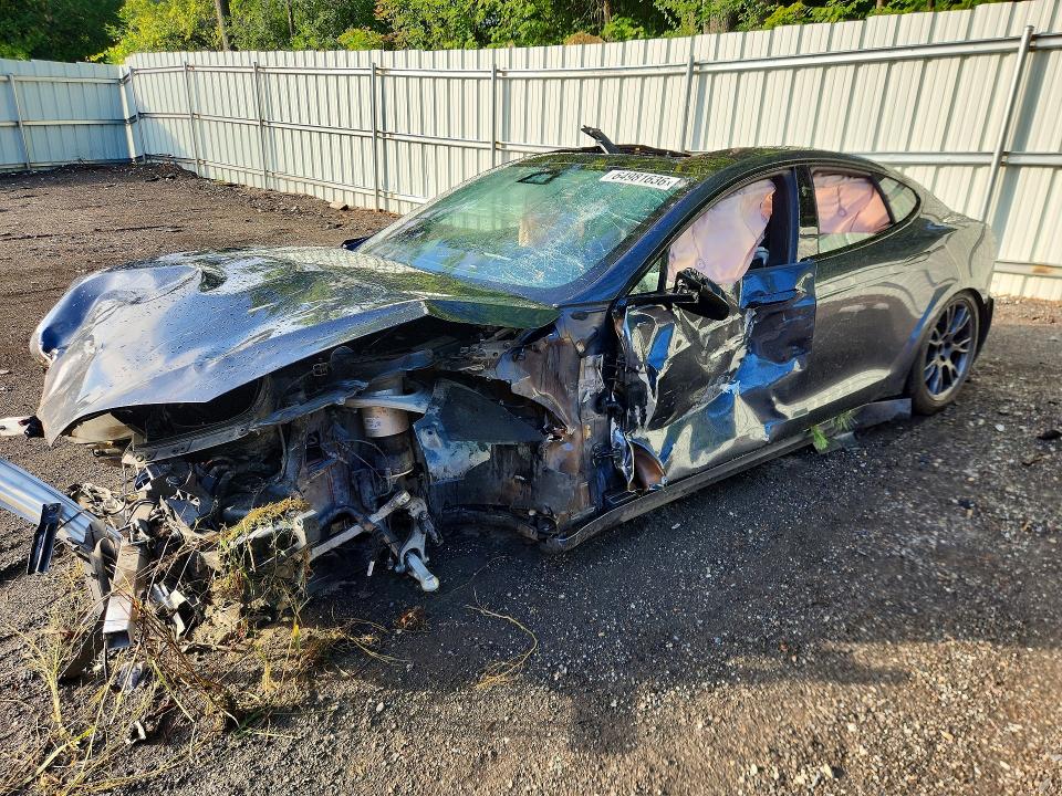 Продажа на аукционе авто 2022 Tesla Model S, vin: 5YJSA1E63NF472758, номер лота: 64981636