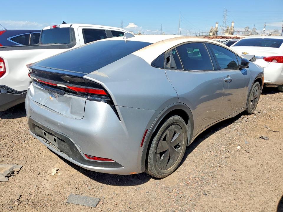 56192056 :رقم المزاد ، JTDACAAU4P3005598 vin ، 2023 Toyota Prius مزاد بيع