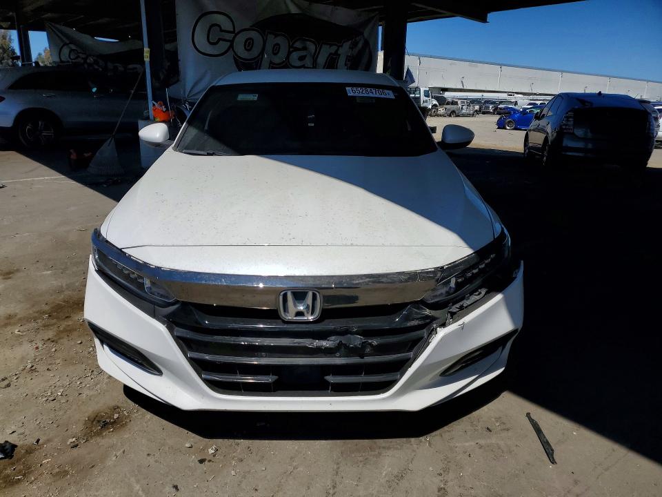 65284706 :رقم المزاد ، 1HGCV1F38JA147833 vin ، 2018 Honda Accord مزاد بيع