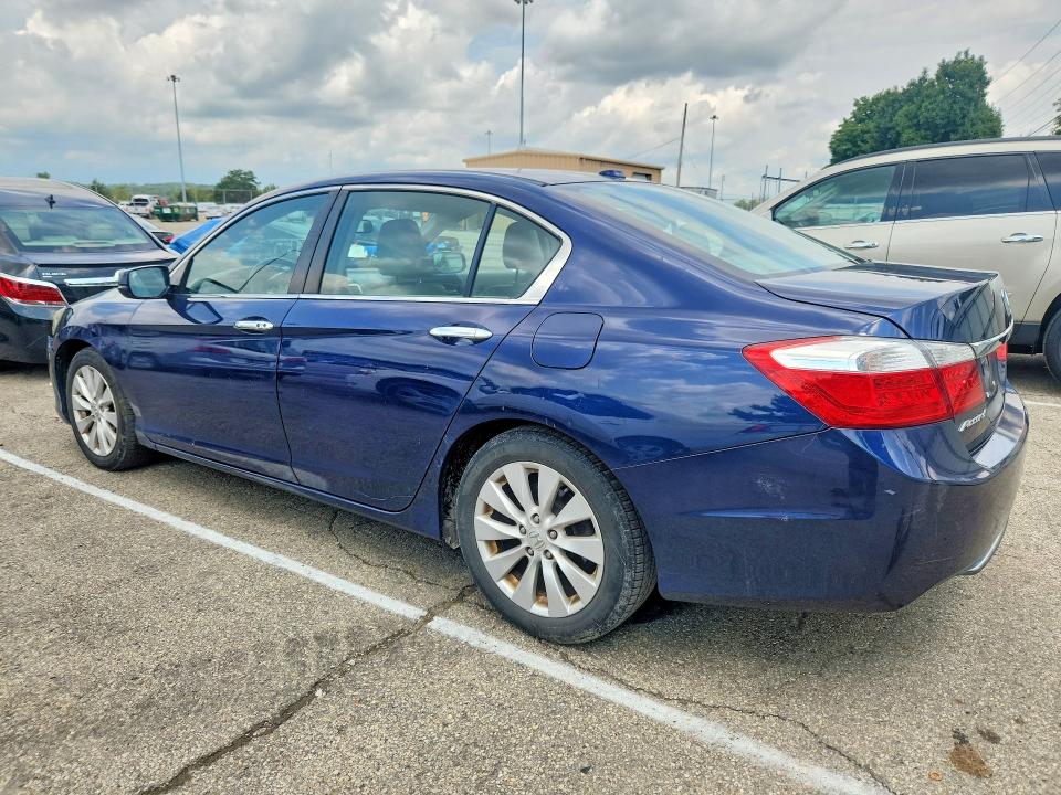 64459856 :رقم المزاد ، 1HGCR2F8XFA097840 vin ، 2015 Honda Accord مزاد بيع