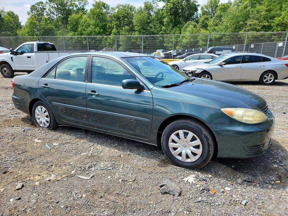 63465436 :رقم المزاد ، 4T1BE30K05U083471 vin ، 2005 Toyota Camry مزاد بيع