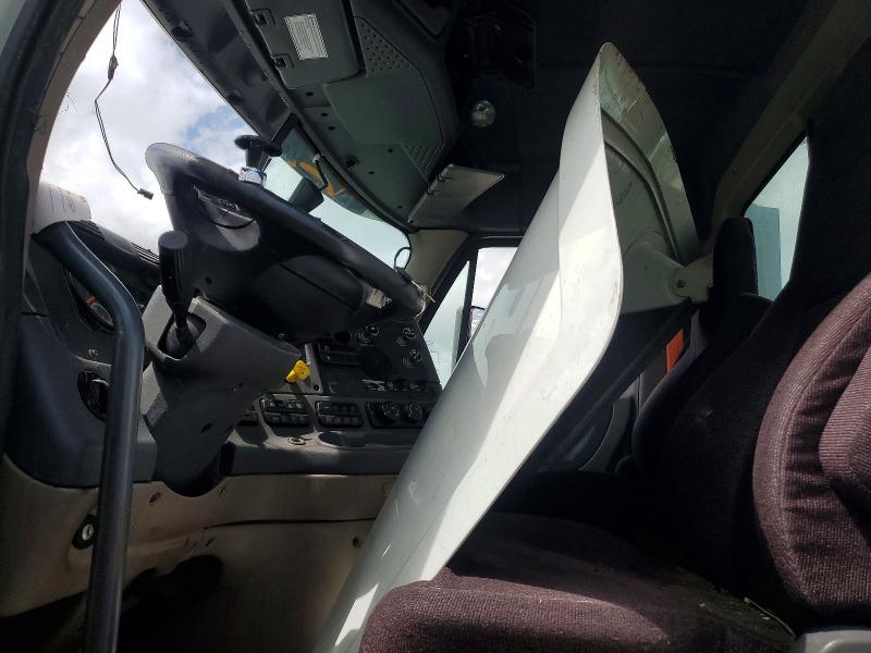 Продажа на аукционе авто 2018 Freightliner Cascadia 125, vin: 1FUJGEDR8JLJW4952, номер лота: 64242156