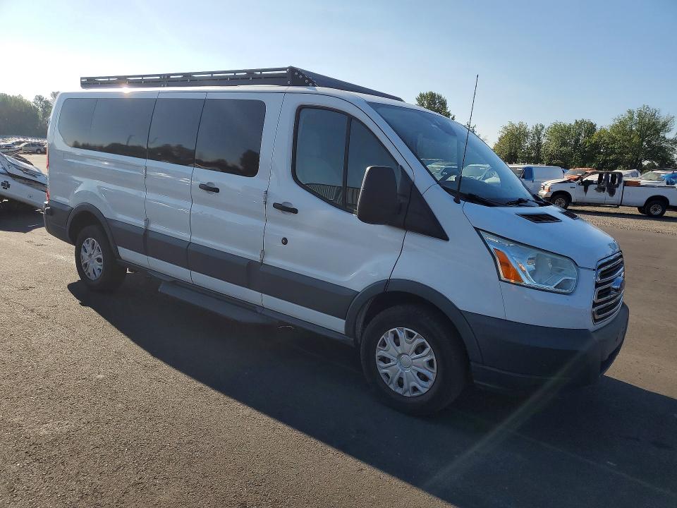 65329236 :رقم المزاد ، 1FBZX2ZM7FKA94402 vin ، 2015 Ford Transit مزاد بيع