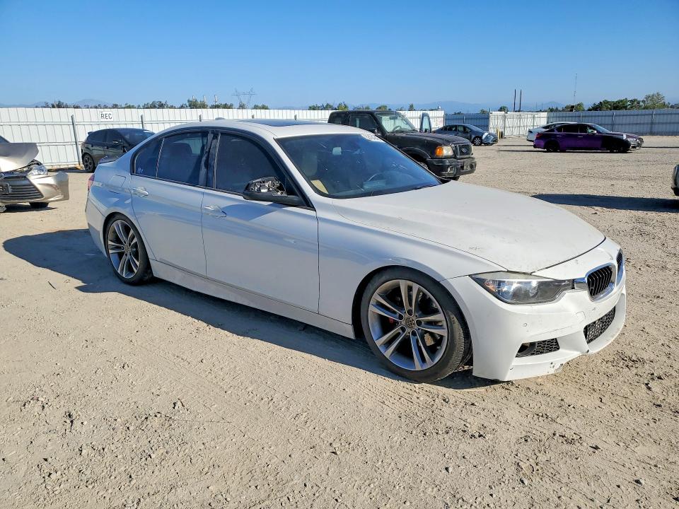 62434946 :رقم المزاد ، WBA8B9G56JNU99441 vin ، 2018 Bmw 330 مزاد بيع
