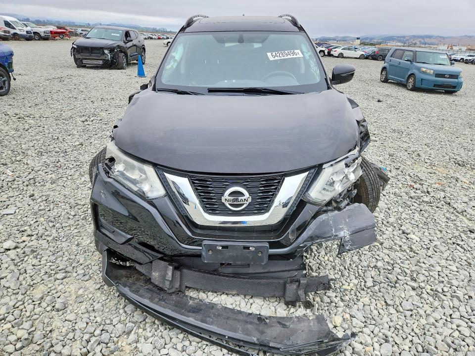 64289496 :رقم المزاد ، 5N1AT2MVXHC754882 vin ، 2017 Nissan Rogue مزاد بيع