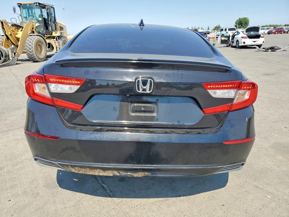 Продаж на аукціоні авто 2018 Honda Accord, vin: 1HGCV1F40JA052529, номер лоту: 64628106