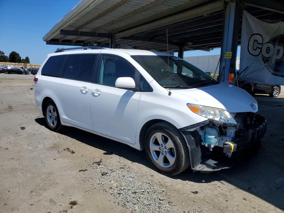Продажа на аукционе авто 2014 Toyota Sienna, vin: 5TDKK3DC2ES511111, номер лота: 64293096