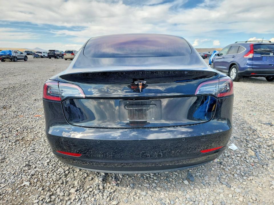 66257846 :رقم المزاد ، 5YJ3E1EA1JF176435 vin ، 2018 Tesla Model 3 مزاد بيع