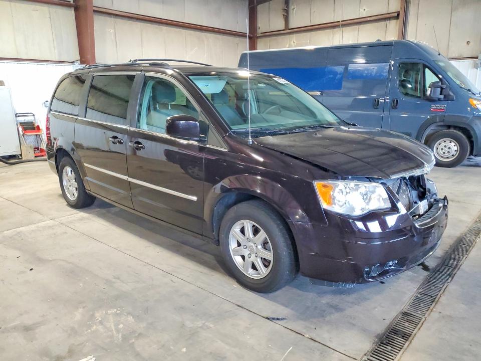 64123416 :رقم المزاد ، 2A4RR5D15AR240059 vin ، 2010 Chrysler Town & Country مزاد بيع