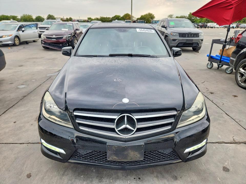 2014 Mercedes-benz C მანქანა იყიდება აუქციონზე, vin: WDDGF4HB7EA927983, აუქციონის ნომერი: 66404636