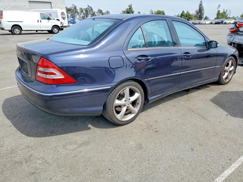 65184906 :رقم المزاد ، WDBRF52H06A869656 vin ، 2006 Mercedes-benz C مزاد بيع