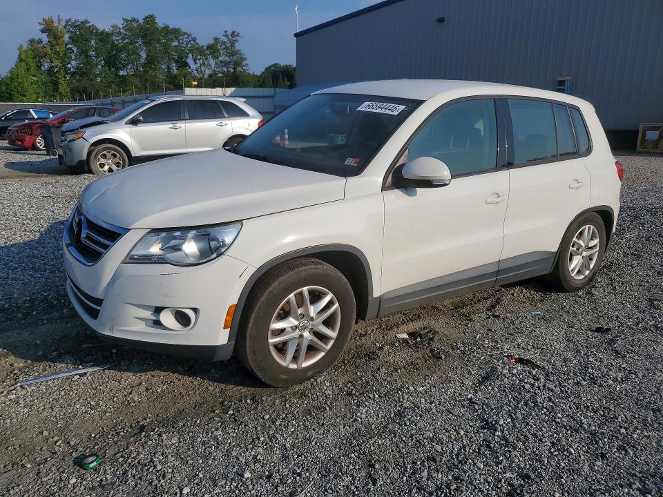 2011 Volkswagen Tiguan მანქანა იყიდება აუქციონზე, vin: WVGAV7AX0BW526845, აუქციონის ნომერი: 66594446