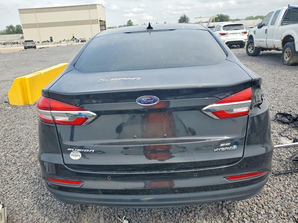 63425806 :رقم المزاد ، 3FA6P0LU4KR164753 vin ، 2019 Ford Fusion مزاد بيع