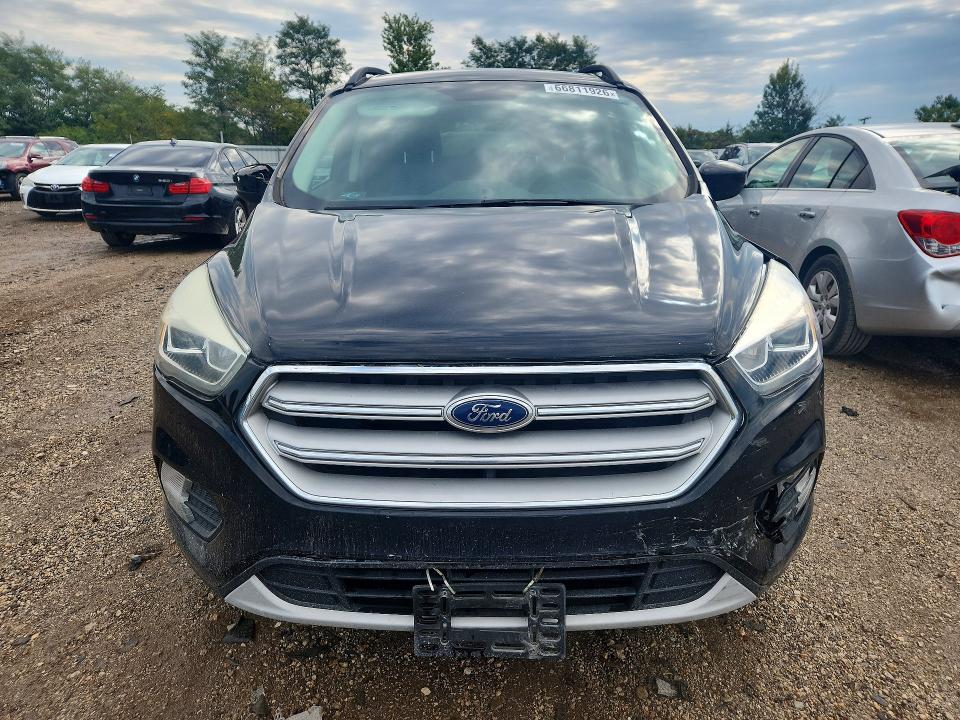 2017 Ford Escape მანქანა იყიდება აუქციონზე, vin: 1FMCU0GD2HUC22596, აუქციონის ნომერი: 66811926