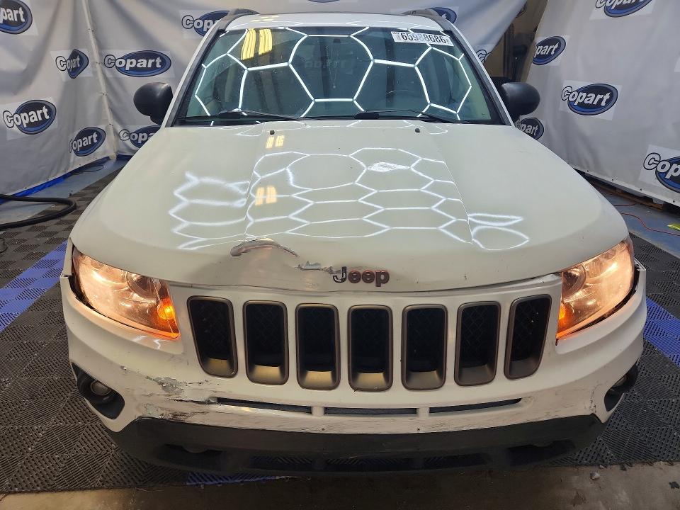 2017 Jeep Compass მანქანა იყიდება აუქციონზე, vin: 1C4NJDBB4HD107582, აუქციონის ნომერი: 65988686