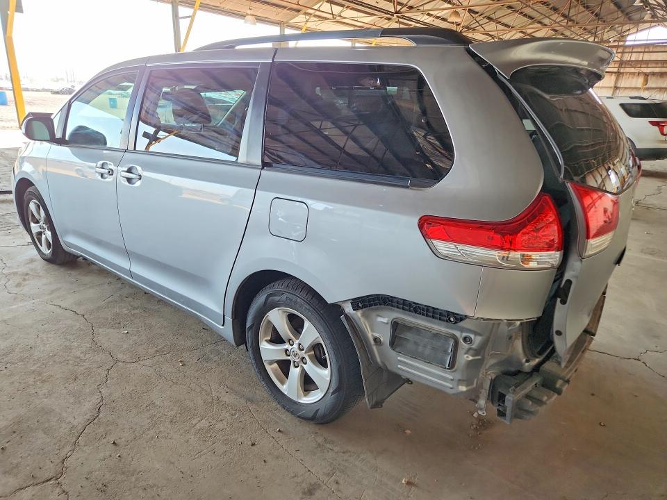 2013 Toyota Sienna მანქანა იყიდება აუქციონზე, vin: 5TDKK3DC8DS356367, აუქციონის ნომერი: 64518236