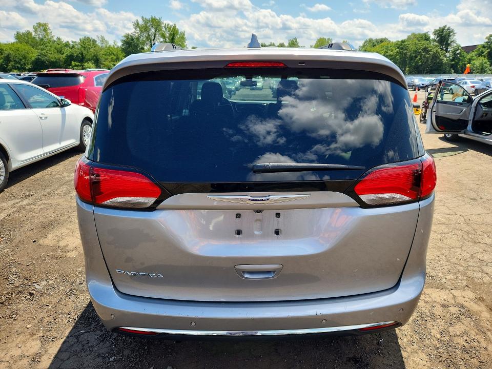 Продаж на аукціоні авто 2019 Chrysler Pacifica, vin: 2C4RC1BG0KR681302, номер лоту: 64892756