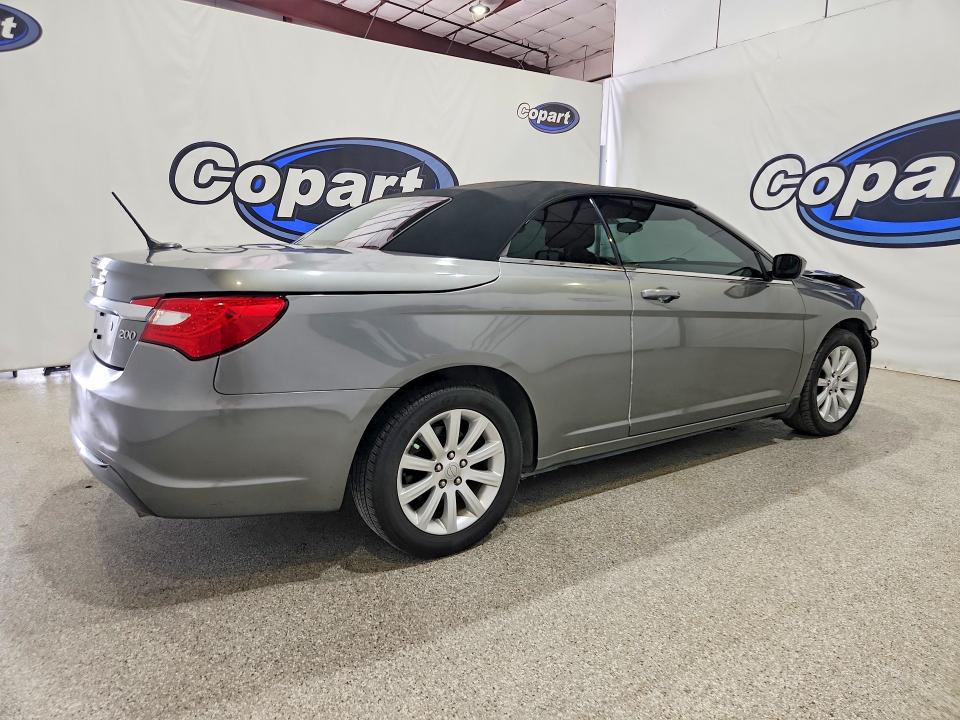 2013 Chrysler 200 მანქანა იყიდება აუქციონზე, vin: 1C3BCBEGXDN755557, აუქციონის ნომერი: 63420396