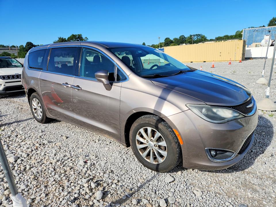 65880956 :رقم المزاد ، 2C4RC1FGXJR256923 vin ، 2018 Chrysler Pacifica مزاد بيع