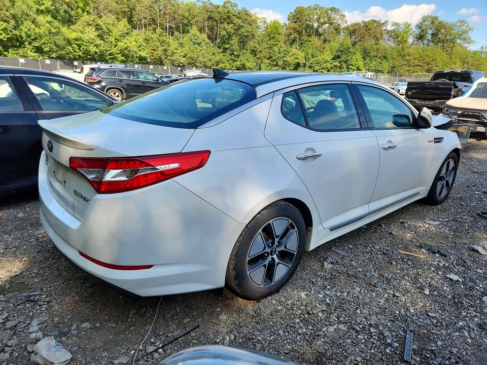 2013 Kia Optima მანქანა იყიდება აუქციონზე, vin: KNAGM4AD2D5042266, აუქციონის ნომერი: 66617836