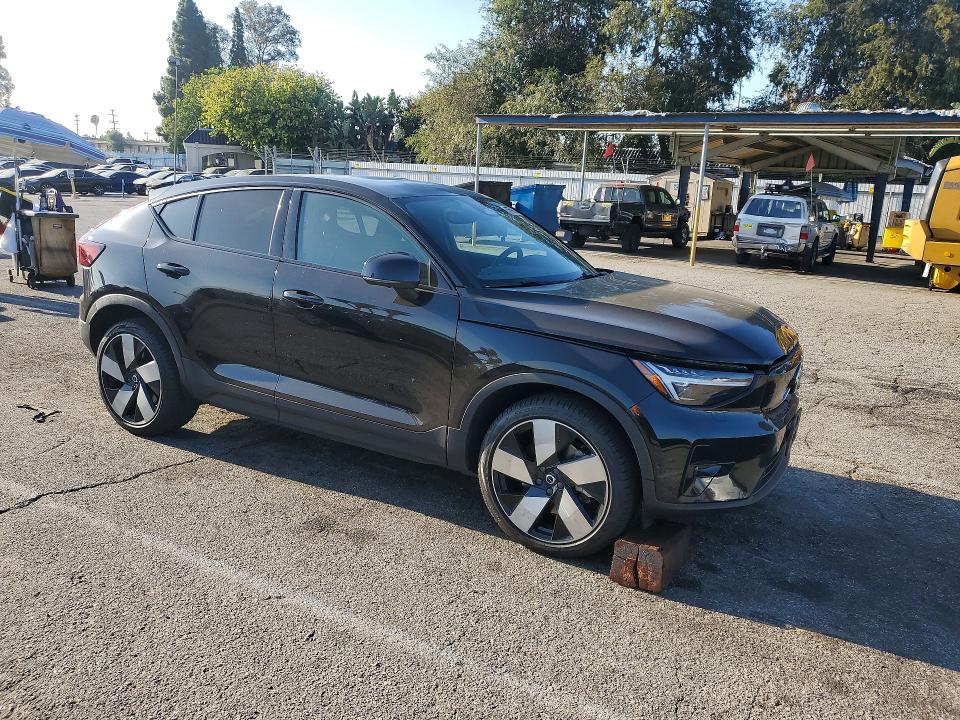63698826 :رقم المزاد ، YV4ED3GM0P2044953 vin ، 2023 Volvo C40 مزاد بيع