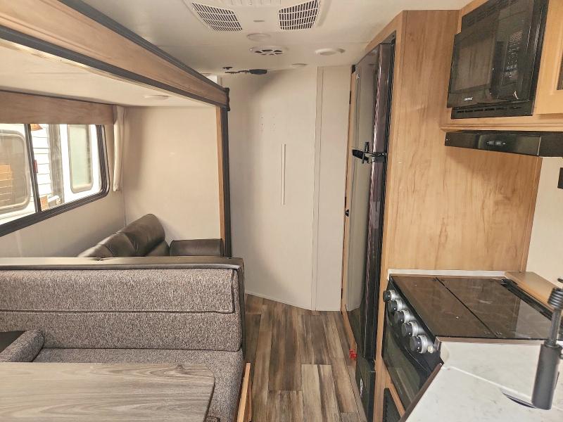 64639936 :رقم المزاد ، 4X4TCKE23PX160170 vin ، 2023 Foresriver Grey Wolf مزاد بيع