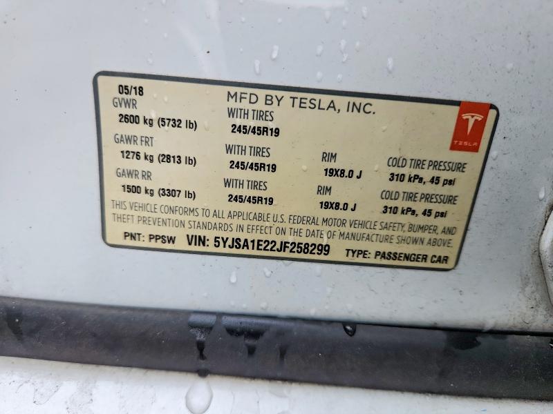64373136 :رقم المزاد ، 5YJSA1E22JF258299 vin ، 2018 Tesla Model S مزاد بيع