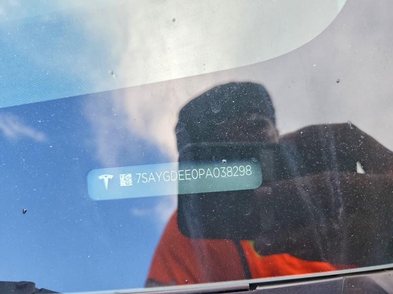 63613316 :رقم المزاد ، 7SAYGDEE0PA038298 vin ، 2023 Tesla Model Y مزاد بيع