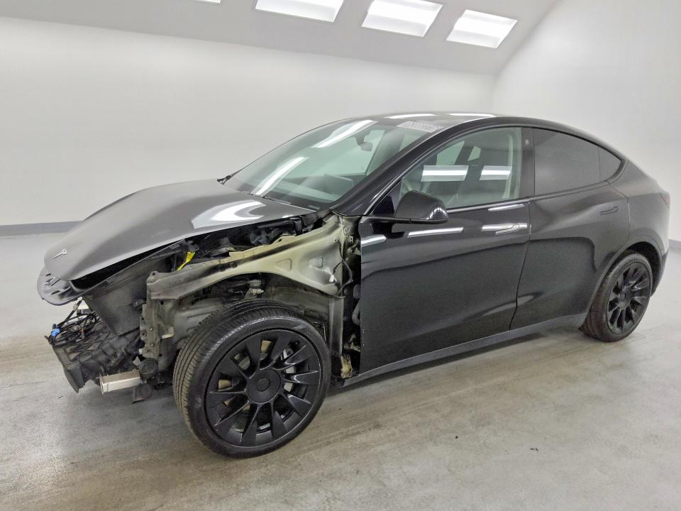 Продаж на аукціоні авто 2022 Tesla Model Y, vin: 7SAYGDEE5NF480395, номер лоту: 63882316