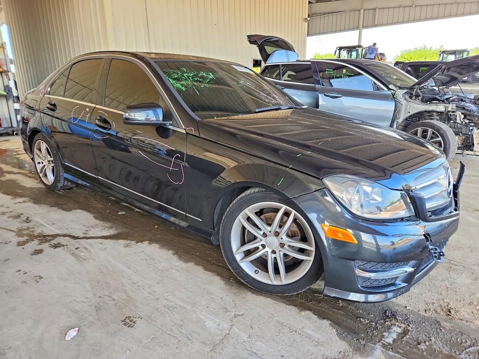 Продажа на аукционе авто 2012 Mercedes-benz C, vin: WDDGF8BB7CR205332, номер лота: 63373606