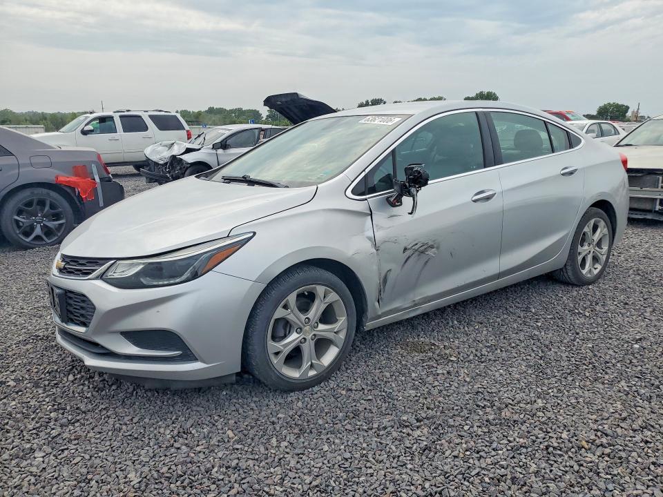 63621006 :رقم المزاد ، 1G1BF5SM7H7260640 vin ، 2017 Chevrolet Cruze مزاد بيع