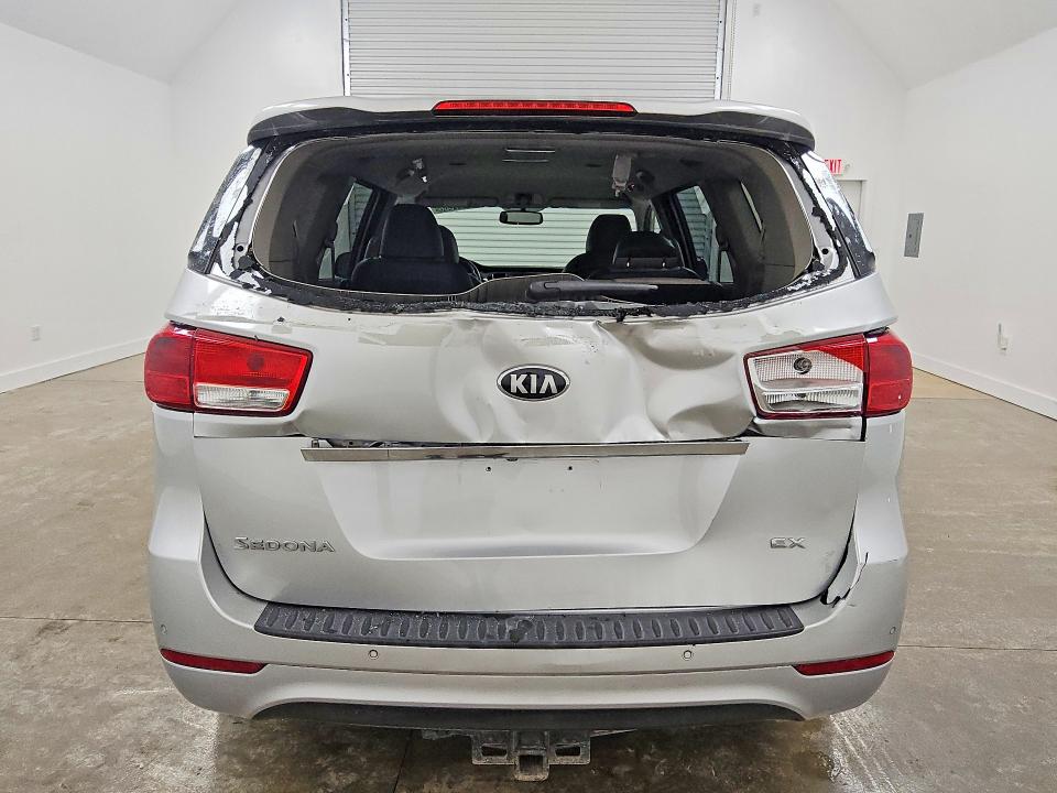 68700006 :رقم المزاد ، KNDMC5C15J6348093 vin ، 2018 Kia Sedona مزاد بيع