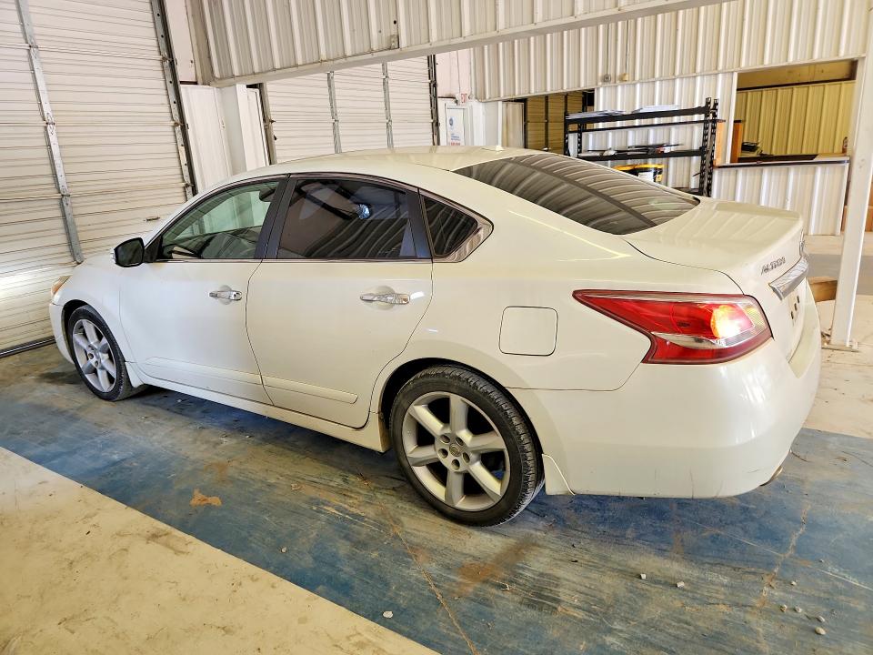 2013 Nissan Altima მანქანა იყიდება აუქციონზე, vin: 1N4BL3AP1DN426937, აუქციონის ნომერი: 65289476