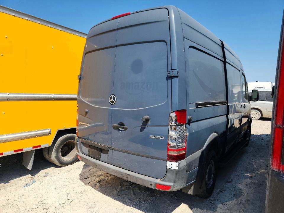 65739116 :رقم المزاد ، WD3PE7CDXJP631901 vin ، 2018 Mercedes-benz Sprinter مزاد بيع