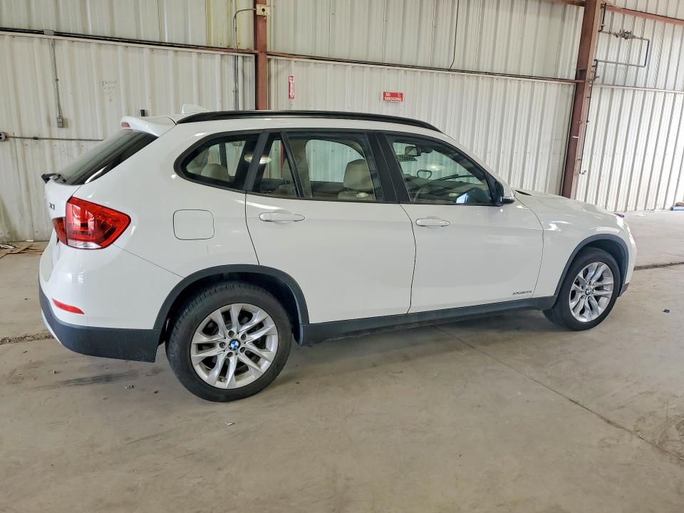 2015 Bmw X1 მანქანა იყიდება აუქციონზე, vin: WBAVL1C54FVY40446, აუქციონის ნომერი: 65695046