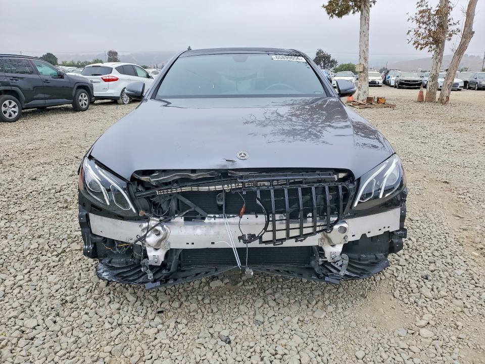 65899056 :رقم المزاد ، WDDZF4JB3KA545321 vin ، 2019 Mercedes-benz E مزاد بيع