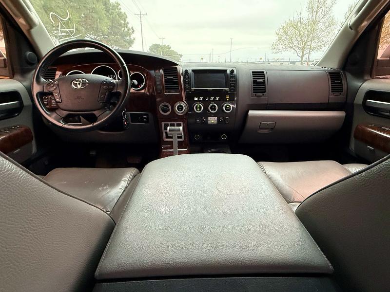 64858056 :رقم المزاد ، 5TDBY68A68S011143 vin ، 2008 Toyota Sequoia مزاد بيع