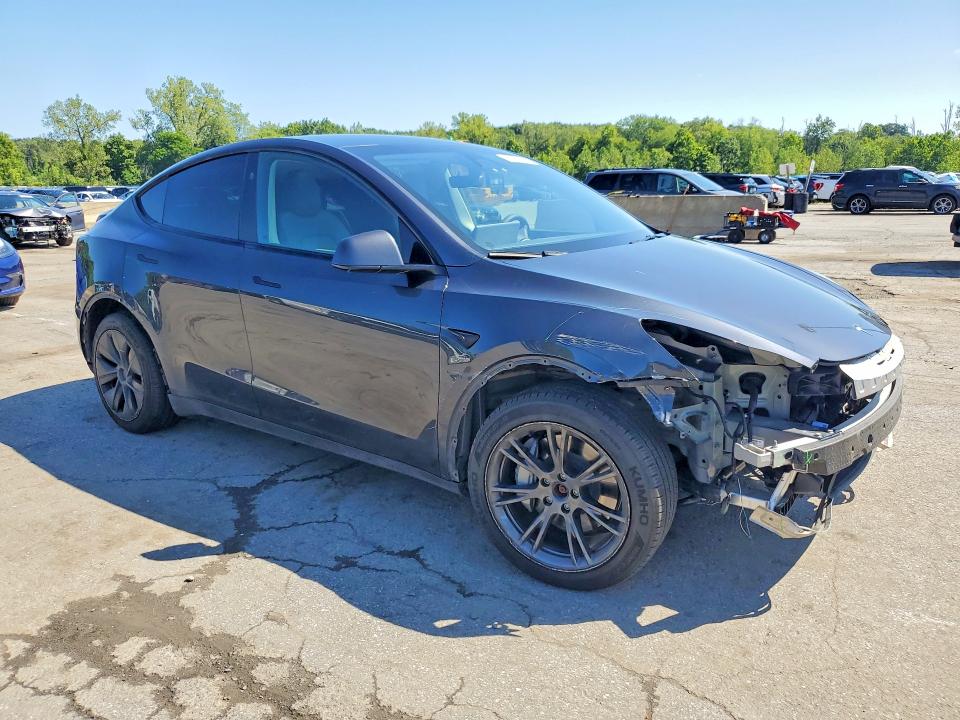 2024 Tesla Model Y მანქანა იყიდება აუქციონზე, vin: 7SAYGDEE7RA313670, აუქციონის ნომერი: 65889946