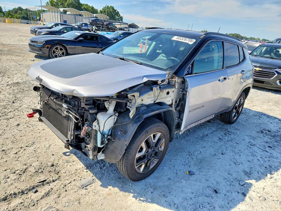 65326786 :رقم المزاد ، 3C4NJDDB4JT199032 vin ، 2018 Jeep Compass مزاد بيع